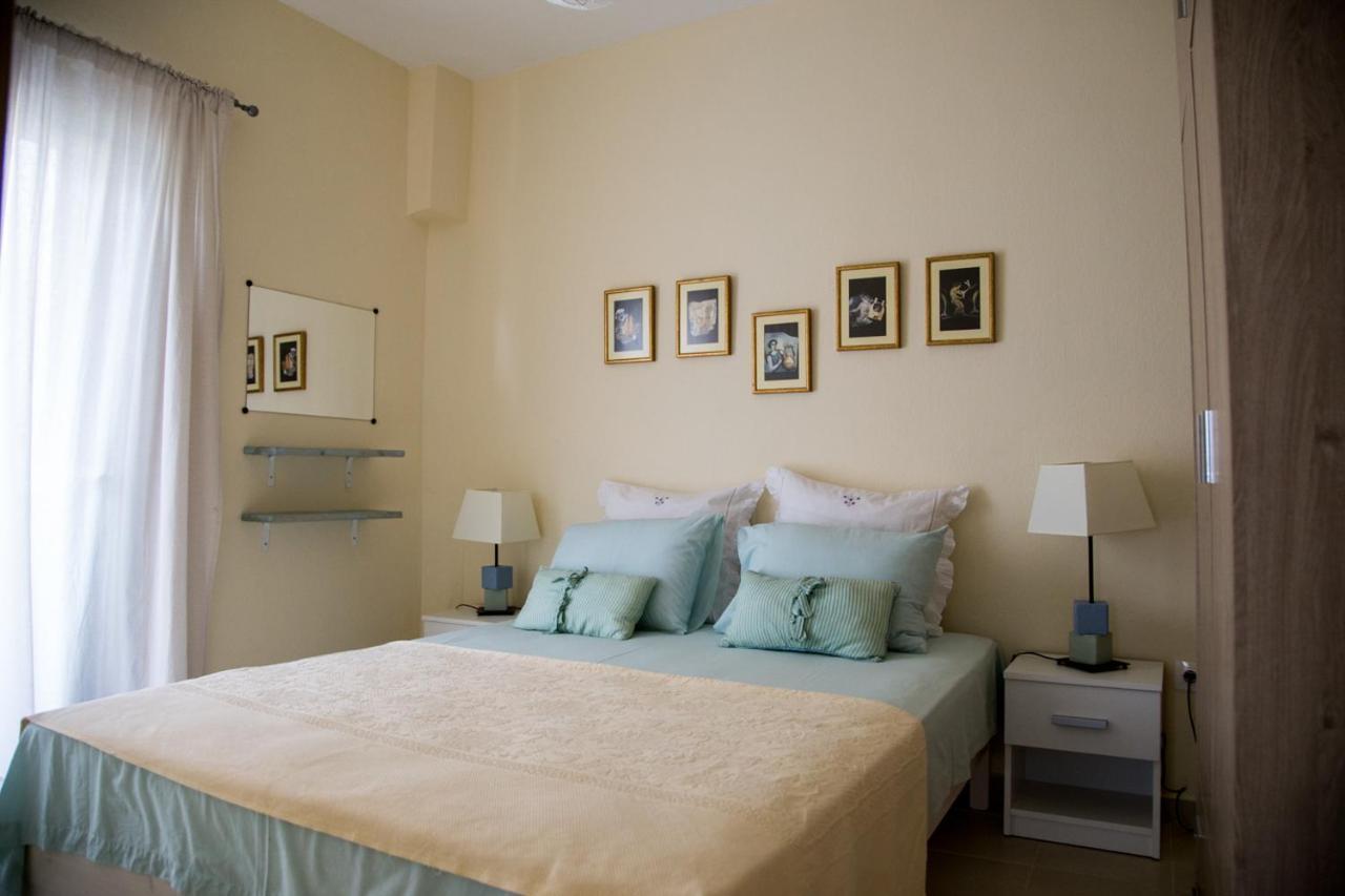 Blue Theros Apartments Paralia Dionisiou Exterior foto
