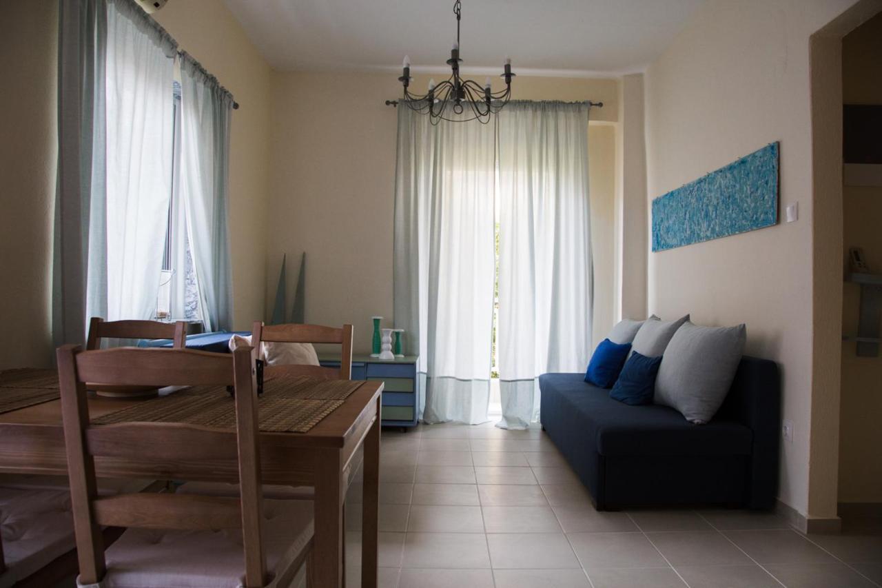 Blue Theros Apartments Paralia Dionisiou Exterior foto