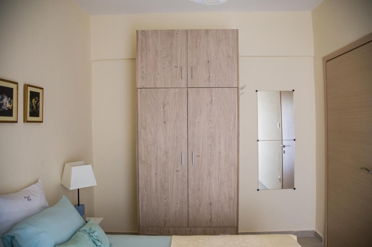 Blue Theros Apartments Paralia Dionisiou Exterior foto