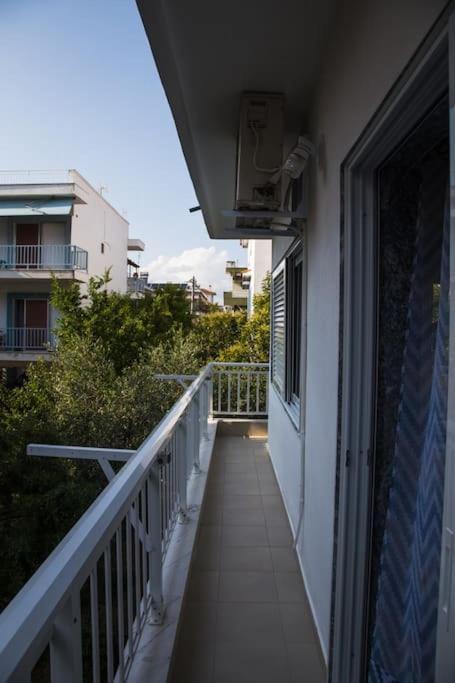 Blue Theros Apartments Paralia Dionisiou Exterior foto