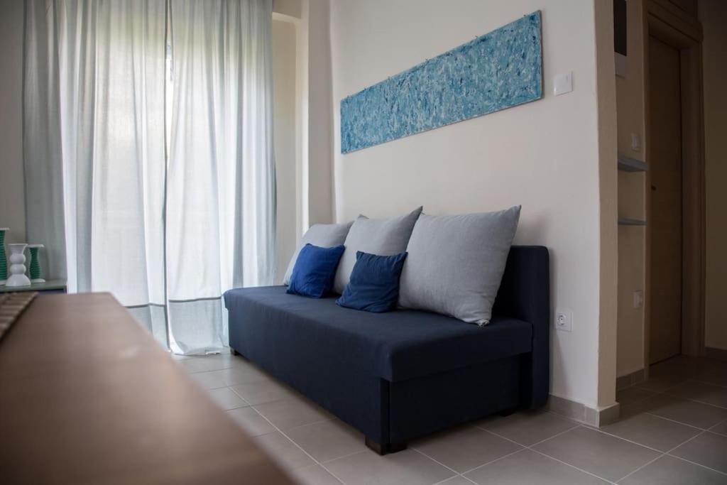 Blue Theros Apartments Paralia Dionisiou Exterior foto